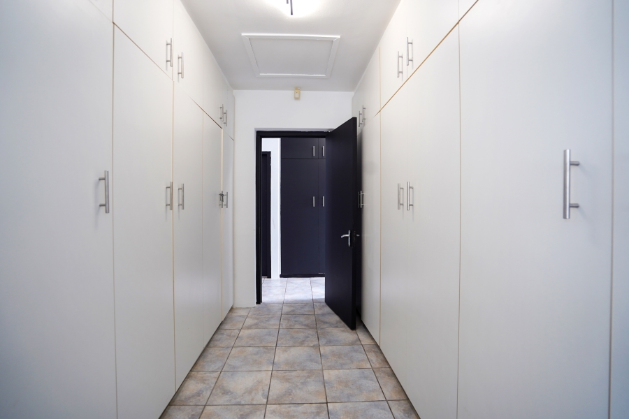 4 Bedroom Property for Sale in Van Riebeeckstrand Western Cape